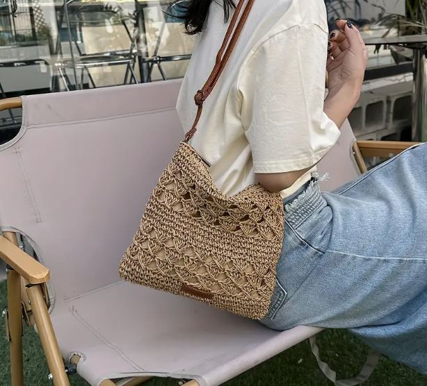 Chic Summer Straw Crossbody Lightweight Bag