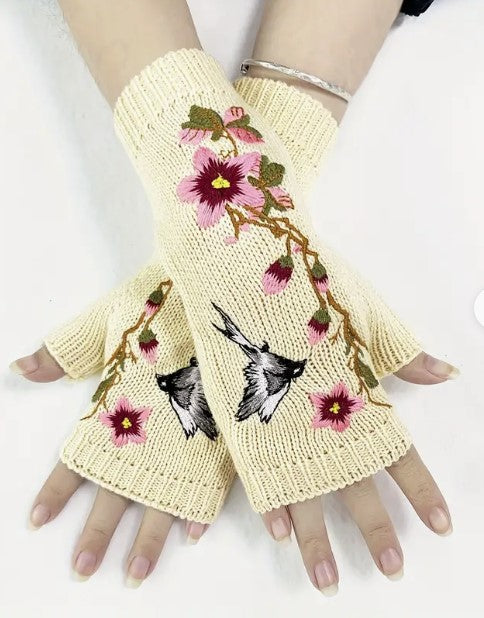 Flower Swallow Embroidered Gloves