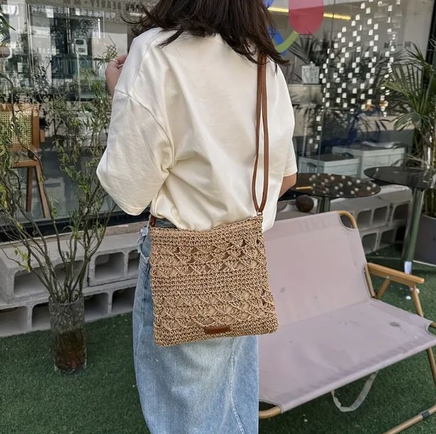 Chic Summer Straw Crossbody Lightweight Bag